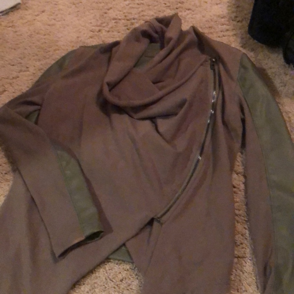 Leather jacket - Picture 2 of 3